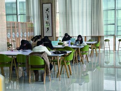 烏蘭察布全民閱讀氛圍日漸濃厚