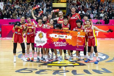 中國女籃艱難戰(zhàn)勝捷克隊 晉級世界杯正賽