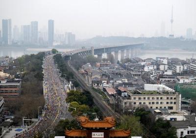 非洲選手包攬武漢馬拉松前三名