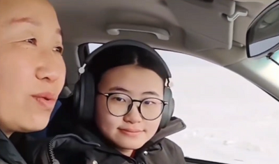 父母開鏟車駕皮卡送女兒返校