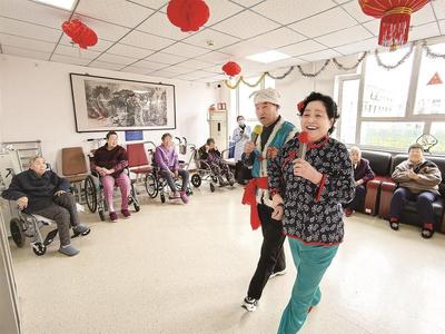 巾幗歌聲暖桑榆