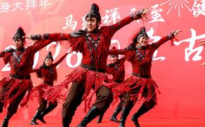 內(nèi)蒙古體育廟會紅紅火火鬧元宵