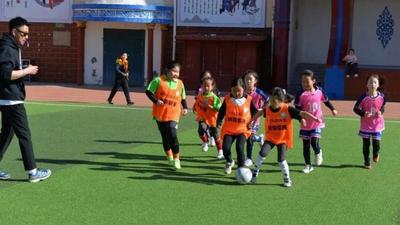 少年當(dāng)“燃”！“校長杯”足球賽解鎖少年熱血時(shí)刻