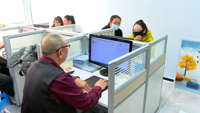 告別無牌無證 多倫縣“銀發(fā)考生”掀起學(xué)駕熱潮