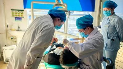 醫(yī)療社保雙輪驅(qū)動(dòng) 邊疆民生暖意綿長