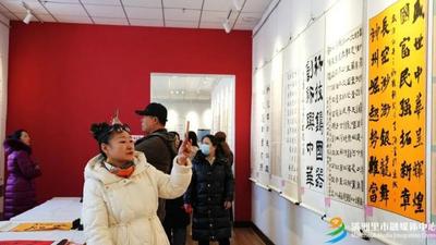 “科技引領(lǐng)未來 翰墨浸潤初心”科普書法展在滿洲里市圖書館舉行