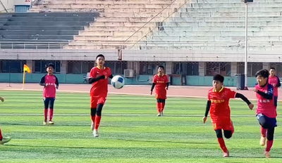 呼和浩特市青少年足球?qū)官惢馃衢_戰(zhàn)