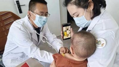 深化區(qū)域協(xié)同 守護(hù)婦幼健康！二連浩特市婦幼保健計(jì)劃生育服務(wù)中心赴蘇尼特左旗開(kāi)展義診活動(dòng)