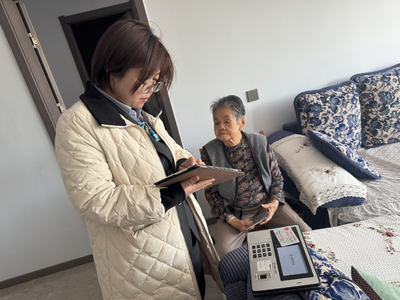 適老服務(wù)暖人心 上門服務(wù)獲贊譽(yù)——農(nóng)業(yè)銀行愛民東街支行用心守護(hù)銀發(fā)金融幸福