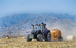 殘膜回收助春耕