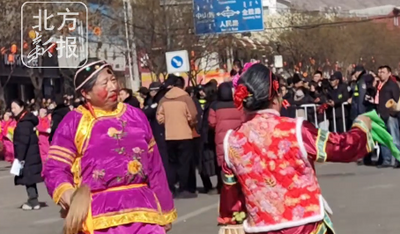 土左旗元宵社火里的秧歌男神太會扭了