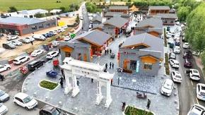 策馬沐春風(fēng)，來葛根廟鎮(zhèn)解鎖野騎浪漫！