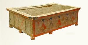 彩奁轻启映娇颜