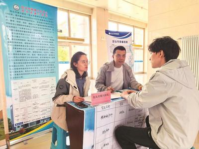 包頭市13家三級公立醫(yī)院組團攬才