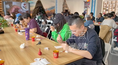 內(nèi)蒙古展覽館非遺大課堂解鎖內(nèi)畫(huà)車(chē)掛飾