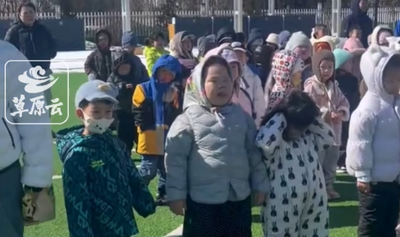 老爸給娃裹頭巾 幼兒園早操瞬間出圈