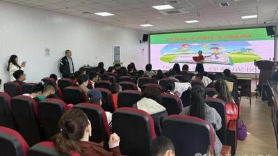 書香伴成長 親子閱時光！二連浩特市圖書館開展世界讀書日親子閱讀活動