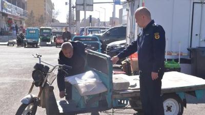 告別停車亂象！多部門聯(lián)動整治市場周邊交通秩序