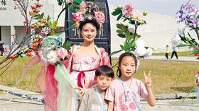 “十二花神”扮靓青城