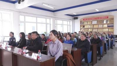 “感黨恩、聽黨話、跟黨走”自治區(qū)理論學(xué)習(xí)輕騎兵示范宣講團(tuán)走進(jìn)呼倫貝爾市開展宣講