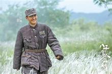 《八千里路云和月》：贴着地走也有诗意