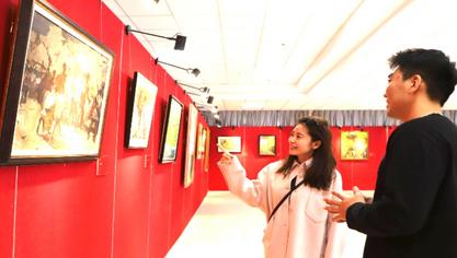 以艺为桥传薪火 央美巡展首站落地呼民院