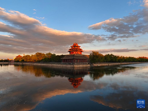 故宮角樓暮色如畫