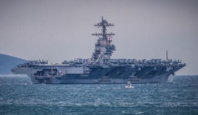 美国“福特”号航母离开克罗地亚港口