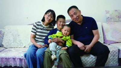 新時代支邊人丨李樹濤：以戈壁為家 繪就風(fēng)光能源新篇