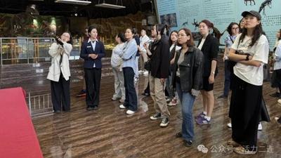 深化中蒙文化交流 共促跨境研學(xué)發(fā)展——蒙古國財(cái)經(jīng)大學(xué)師生研學(xué)團(tuán)來二連浩特市開展研學(xué)活動(dòng)