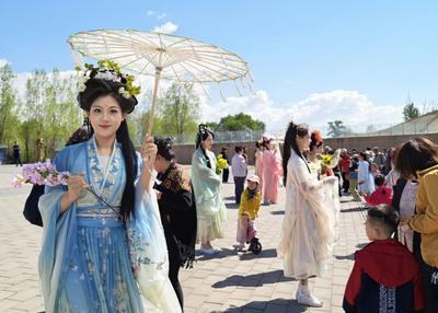 一眼千年！十二花神巡游、實(shí)景舞蹈詩，昭君博物院“五一”人氣爆棚