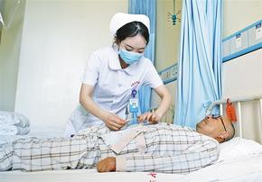 “00后”白衣天使 書寫閃光青春  