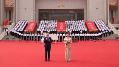 阿拉善盟 “礼赞七一·唱响初心” 合唱展演，震撼开唱