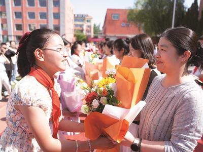 六一暖意濃 童心謝師恩