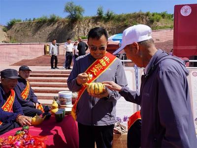 清水河县非遗绝活亮相广场市集
