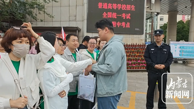 老師對學生的關愛都藏在細節(jié)里
