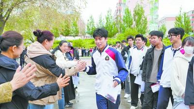 呼伦贝尔市1.16万名考生为梦想而战