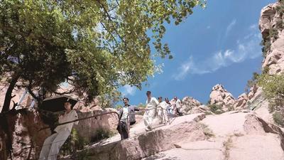 山野赴夏约 青春结良缘