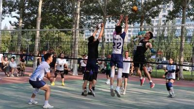 一颗排球，一群普通人，奔赴一场热血之约