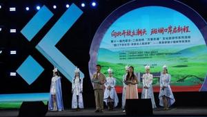氛围感拉满！草原摩登小姐妹燃动二连城南夜市