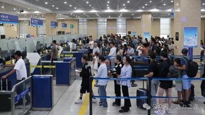 活力迸发！二连口岸出入境人员提前16天突破200万人次 | 高标准高质量建设自贸试验区