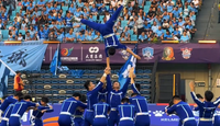东北超联赛 沈阳表演者们托举造型震撼登场