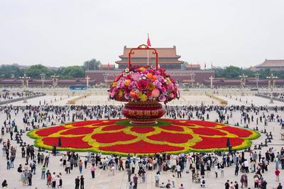 繁花献祖国 共祝山河锦绣