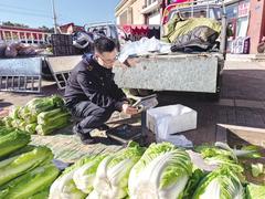 让秋菜市场“秤”心如意